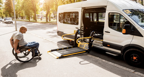 Wheelchair-accessible taxi to DIA airport in Highlands Ranch, CO