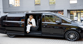 Top-rated van taxi for DIA airport in Highlands Ranch, CO
